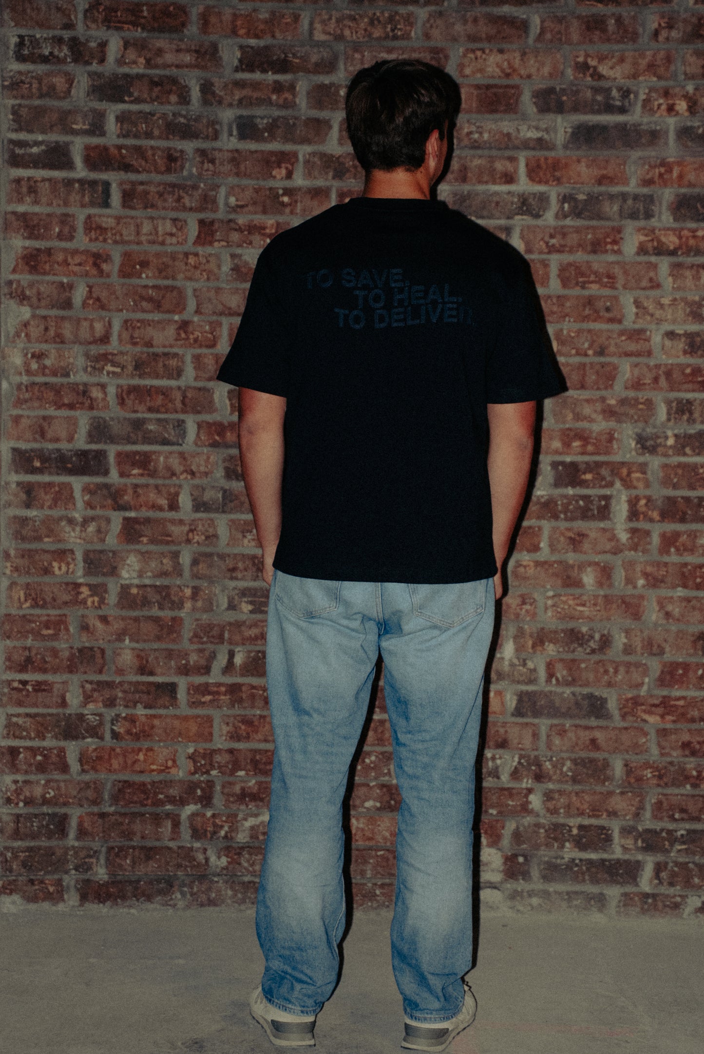 BLACK "SOZO" TEE