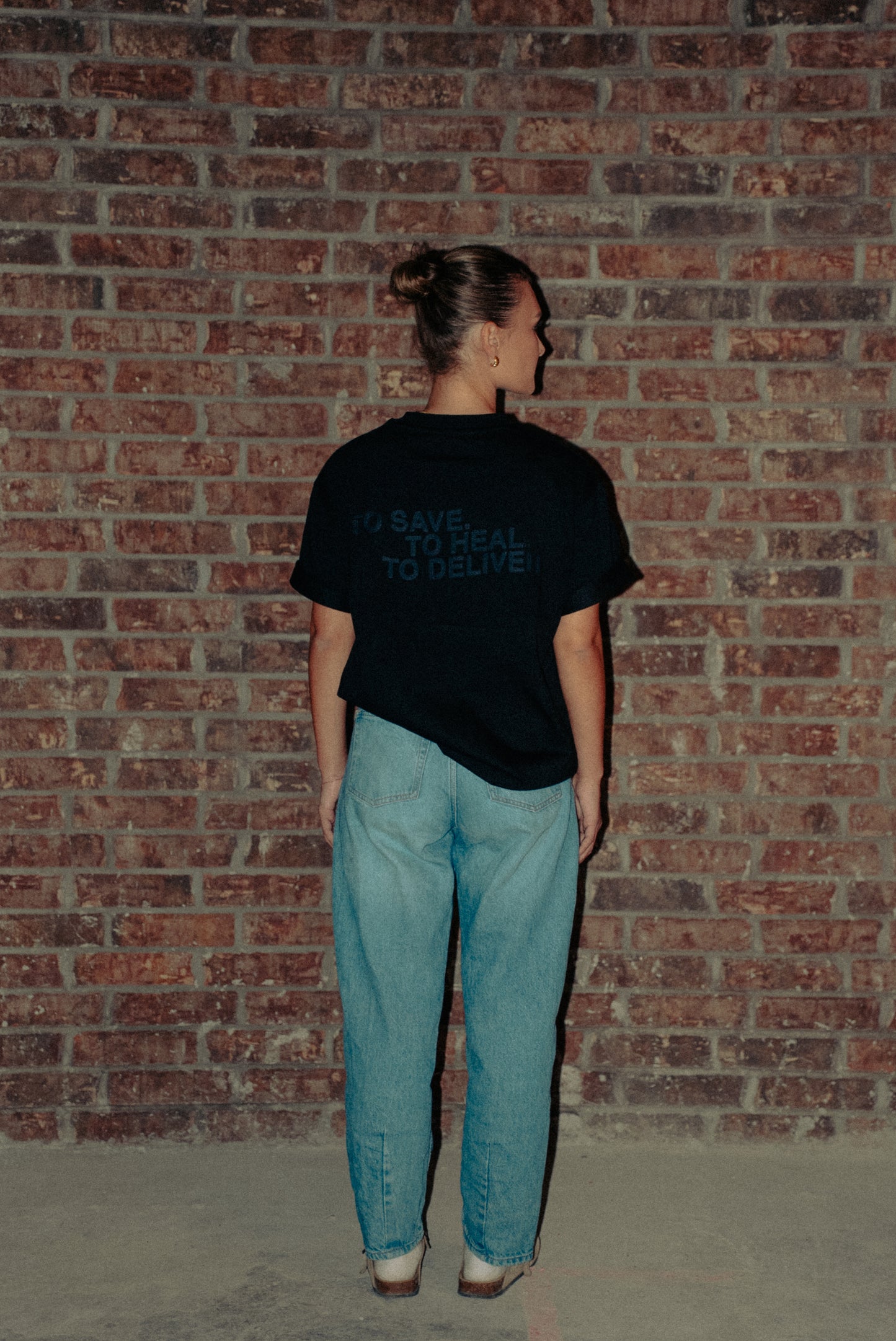 BLACK "SOZO" TEE