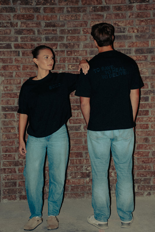 BLACK "SOZO" TEE